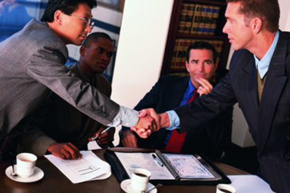 国内丈夫沉迷赌博借款赌博，妻子能否提起离婚诉讼？